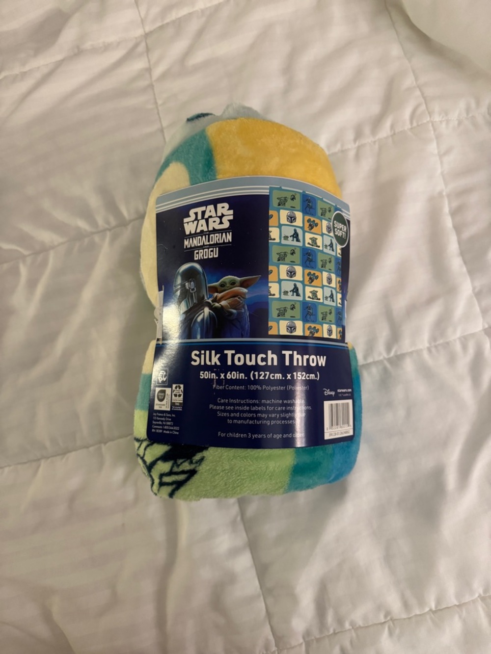 Star Wars The Mandalorian Grogu Silk Touch Throw BRAND NEW